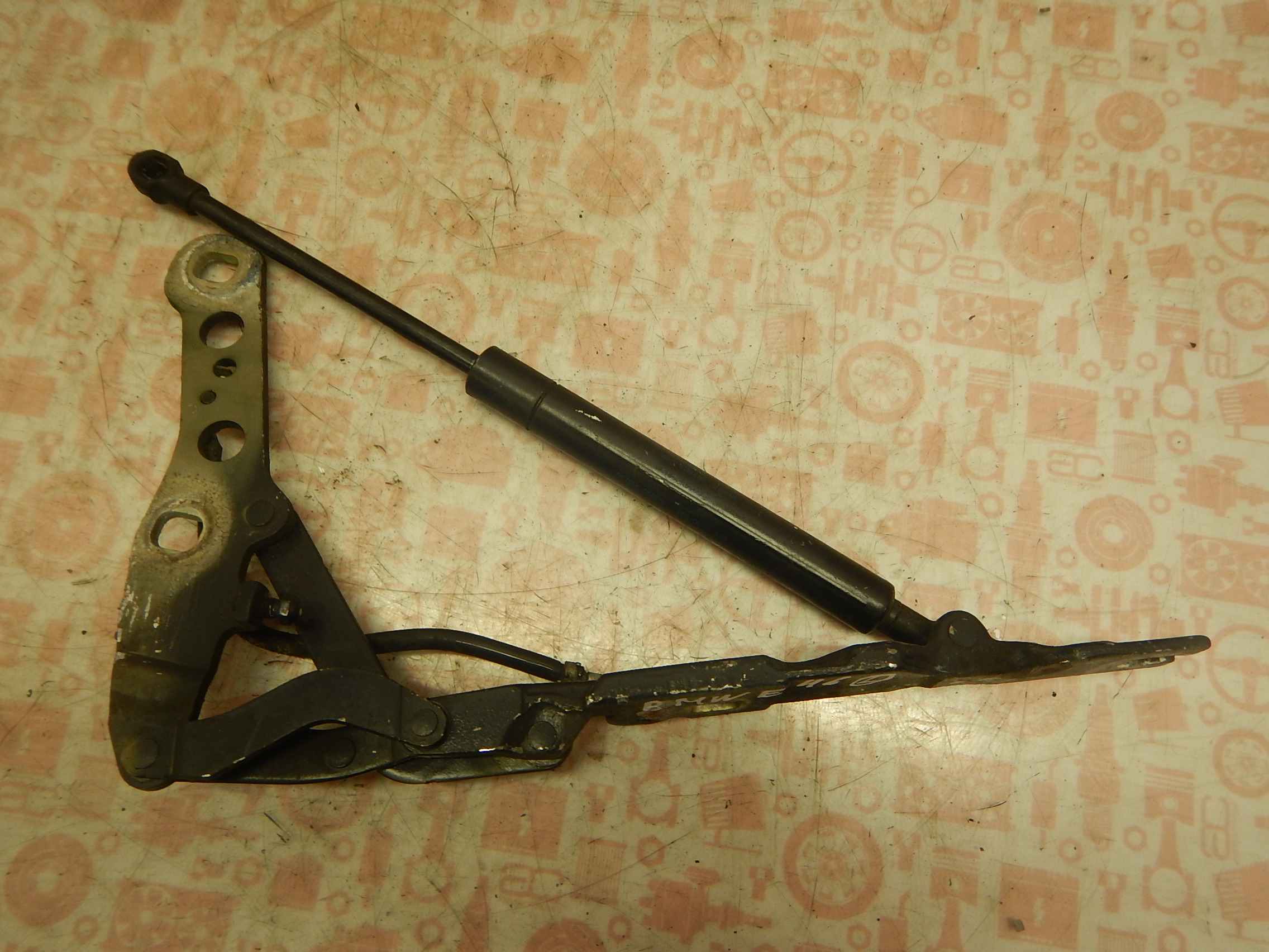 Петля капота левая BMW 3-Series (E46) (1998-2007)